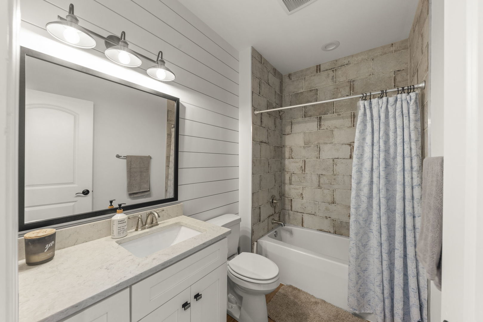 26411 W Stephanie Drive, Channahon, IL 60410