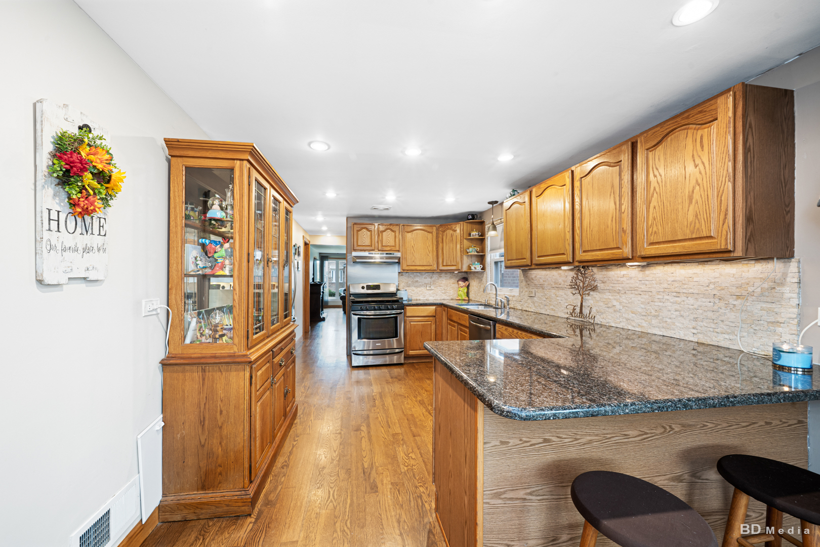 5114 S Oak Park Avenue, Chicago, IL 60638