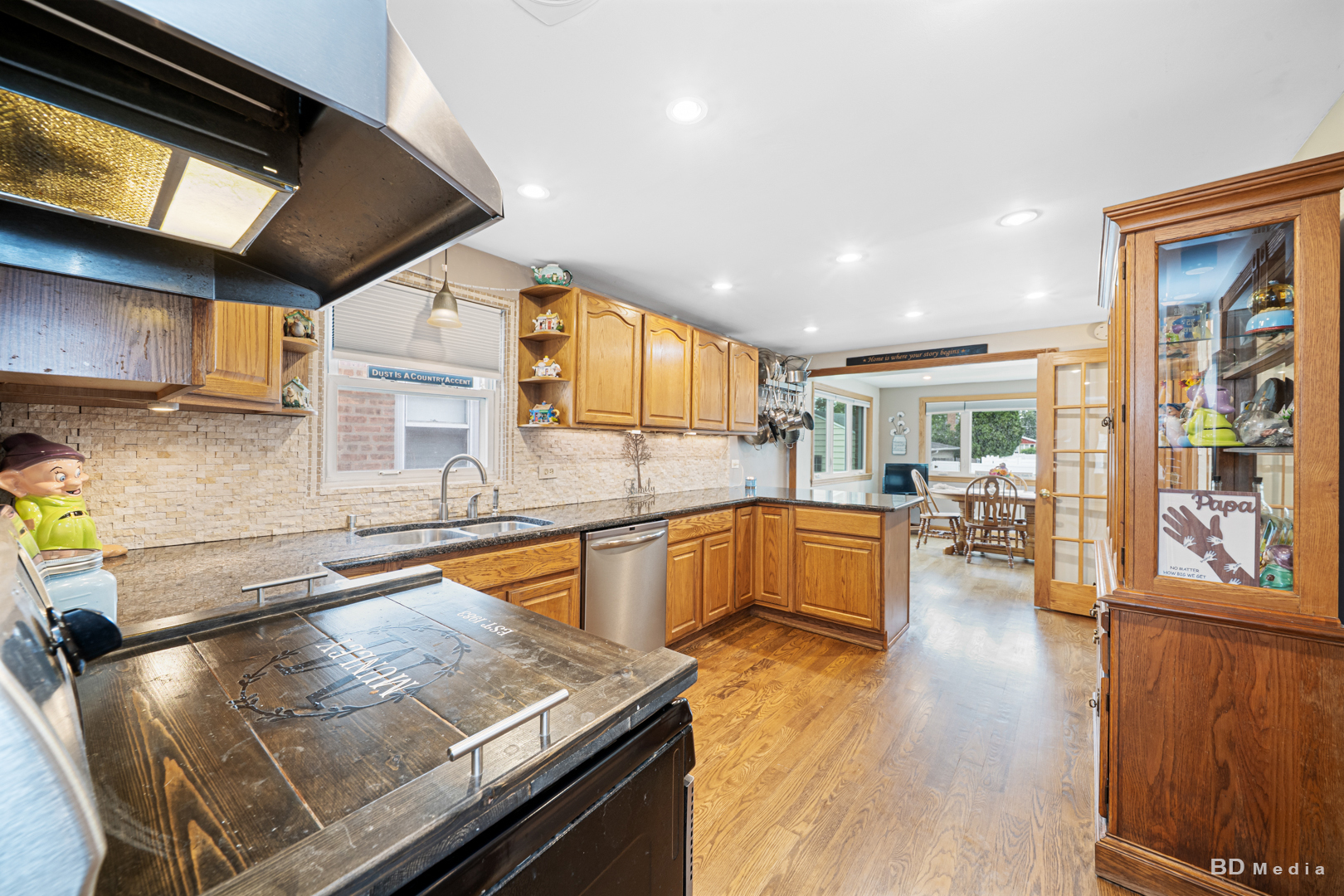 5114 S Oak Park Avenue, Chicago, IL 60638
