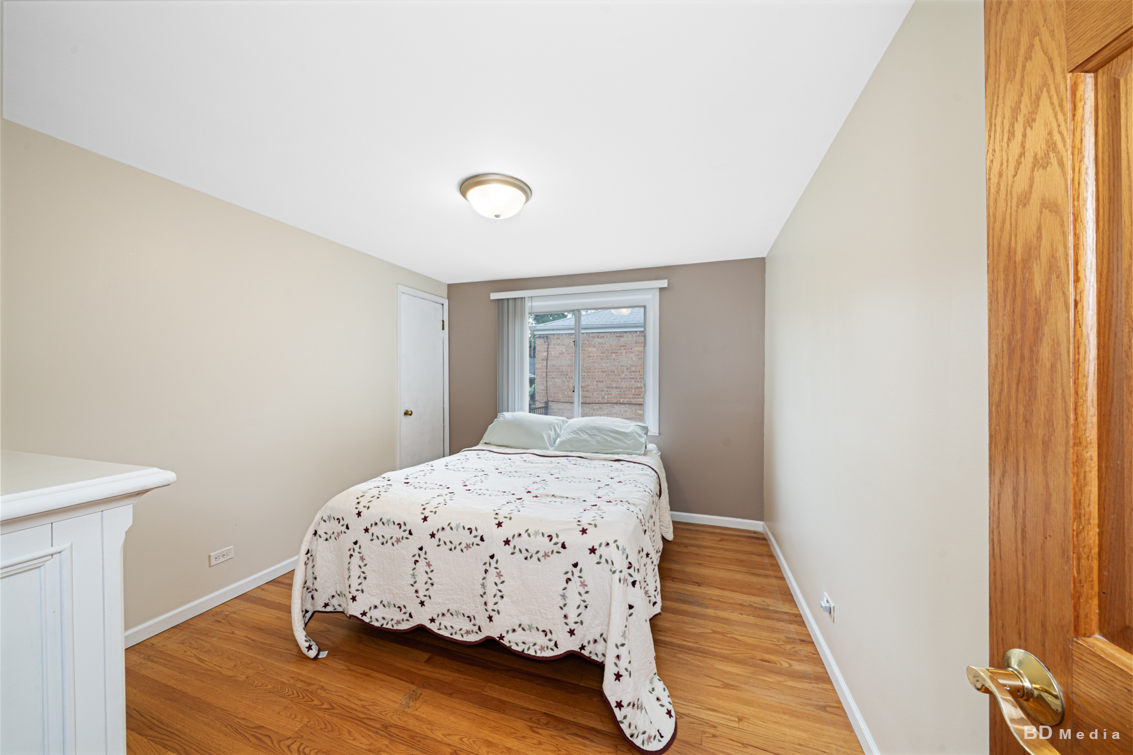 5114 S Oak Park Avenue, Chicago, IL 60638