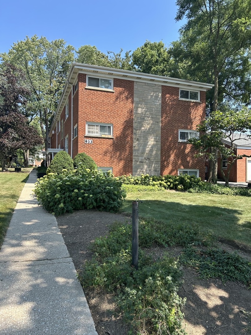 404 N President Street, Wheaton, IL 60187