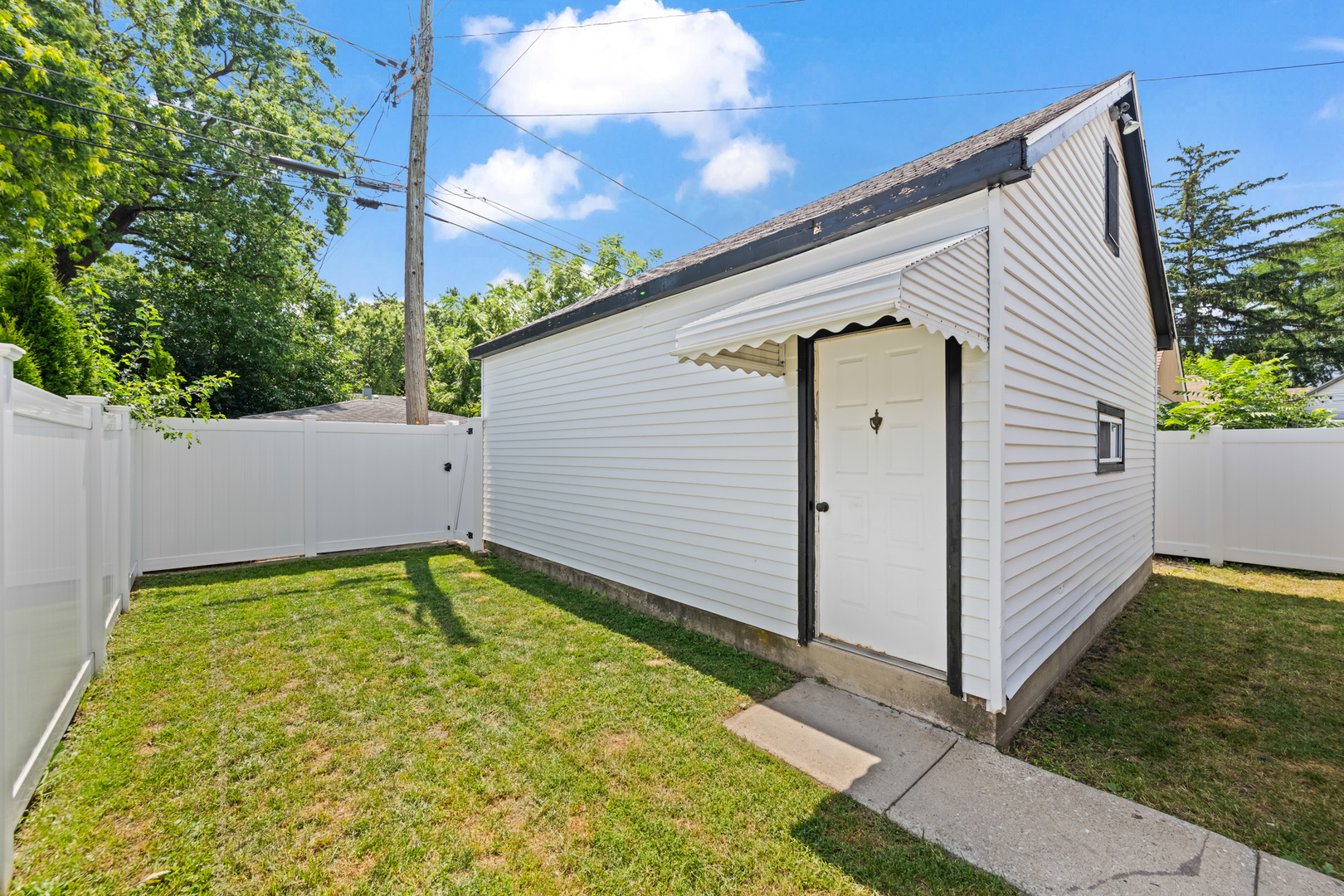 9521 Garfield Avenue, Brookfield, IL 60513