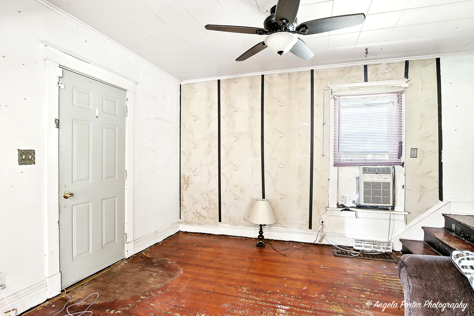 1705 Victoria Avenue, North Chicago, IL 60064