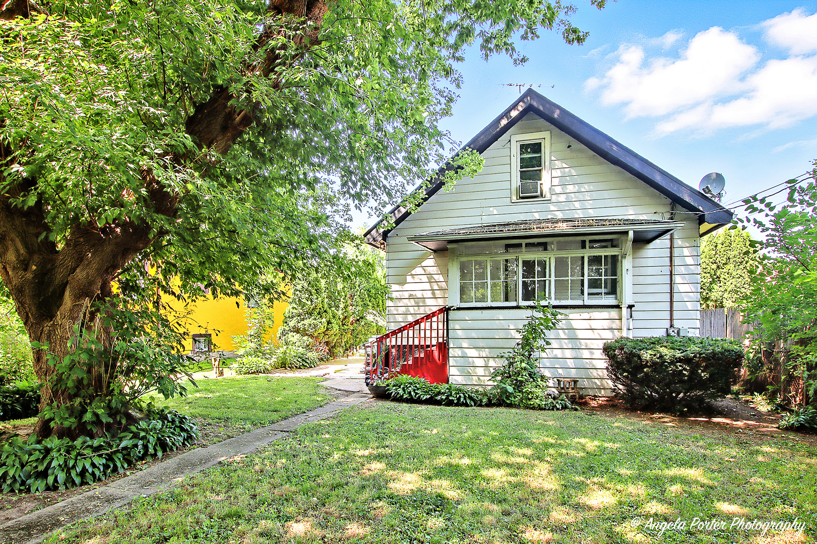 1705 Victoria Avenue, North Chicago, IL 60064