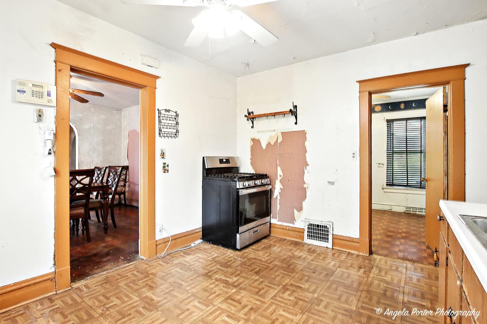1705 Victoria Avenue, North Chicago, IL 60064