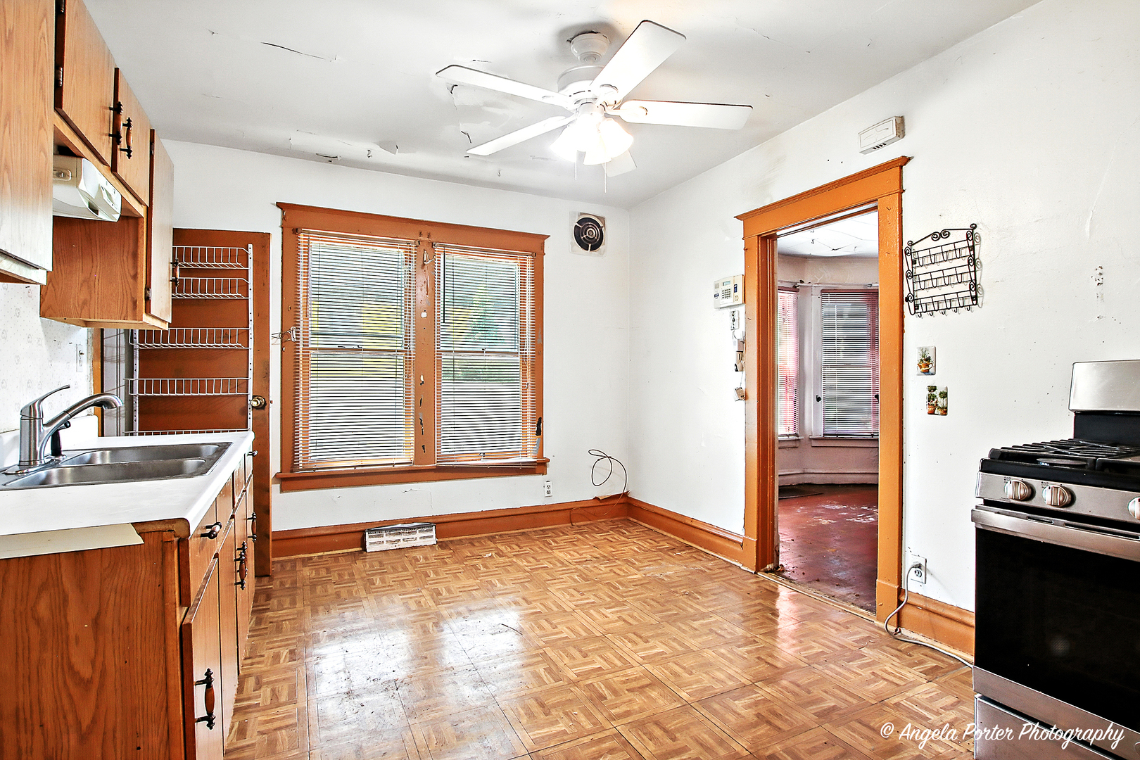 1705 Victoria Avenue, North Chicago, IL 60064