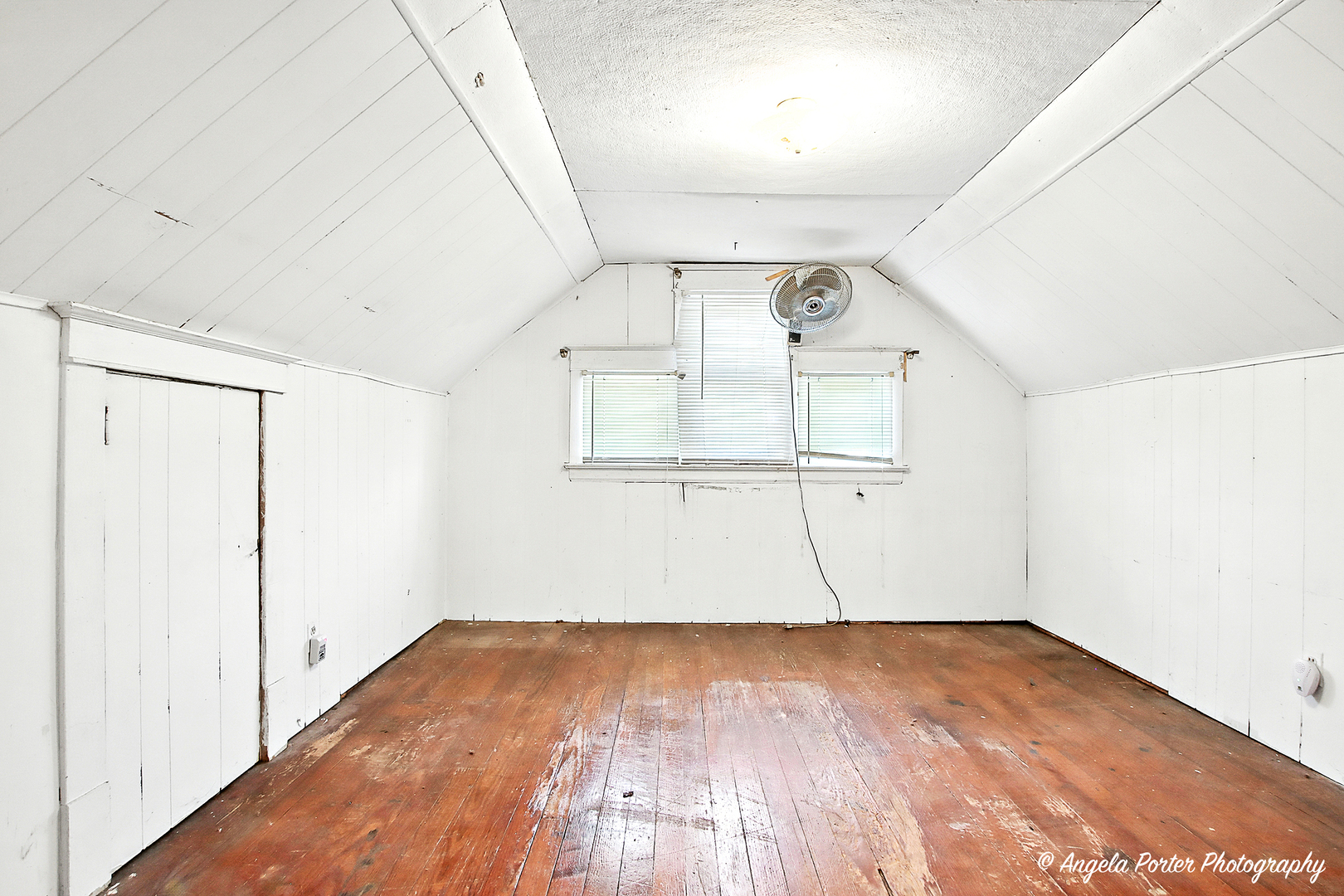 1705 Victoria Avenue, North Chicago, IL 60064