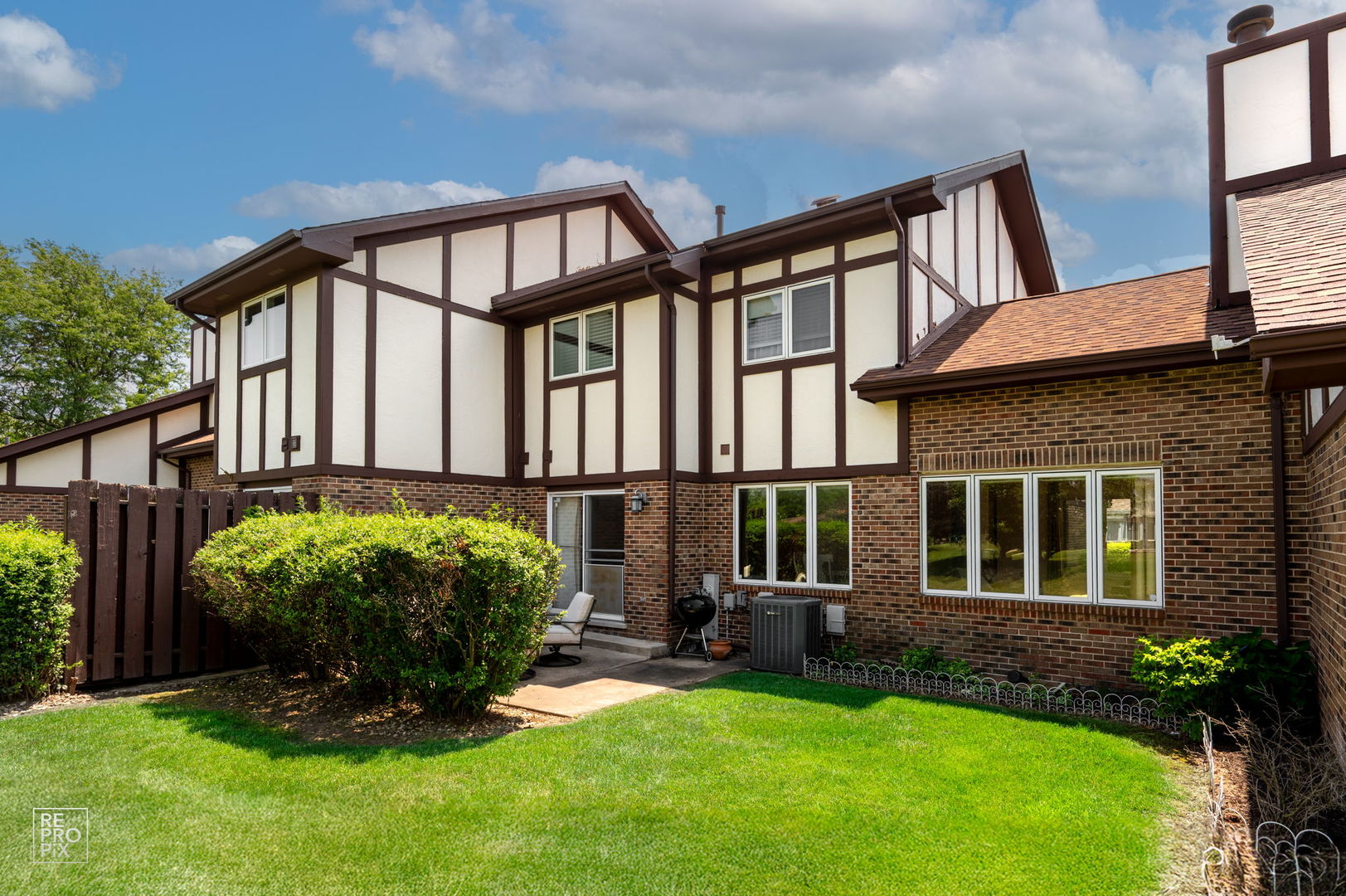 8909 Silverdale Drive #5C, Orland Park, IL 60462
