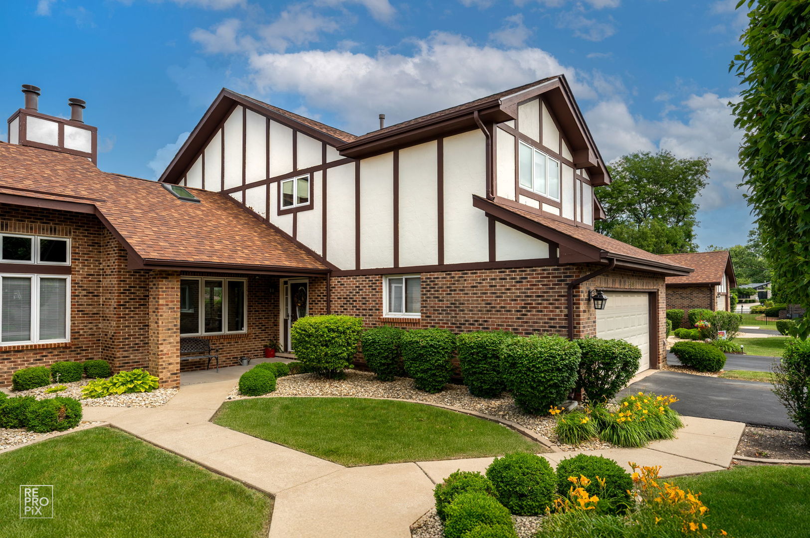 8909 Silverdale Drive #5C, Orland Park, IL 60462
