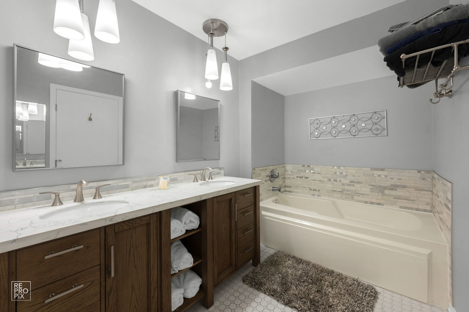 8909 Silverdale Drive #5C, Orland Park, IL 60462