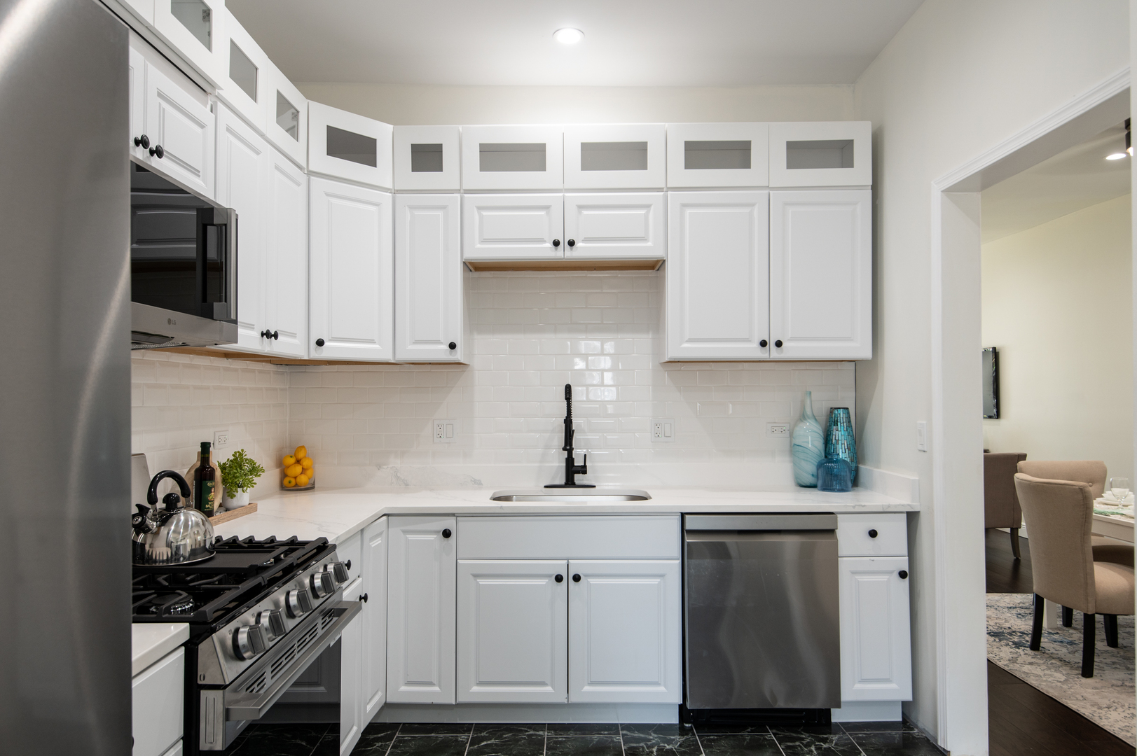 3321 W Dickens Avenue, Chicago, IL 60647