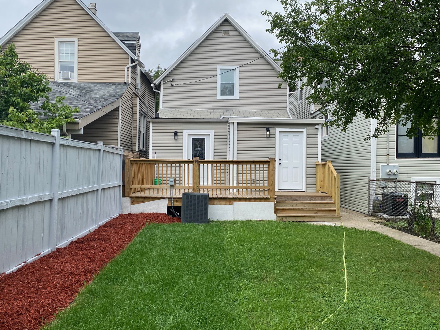 3321 W Dickens Avenue, Chicago, IL 60647