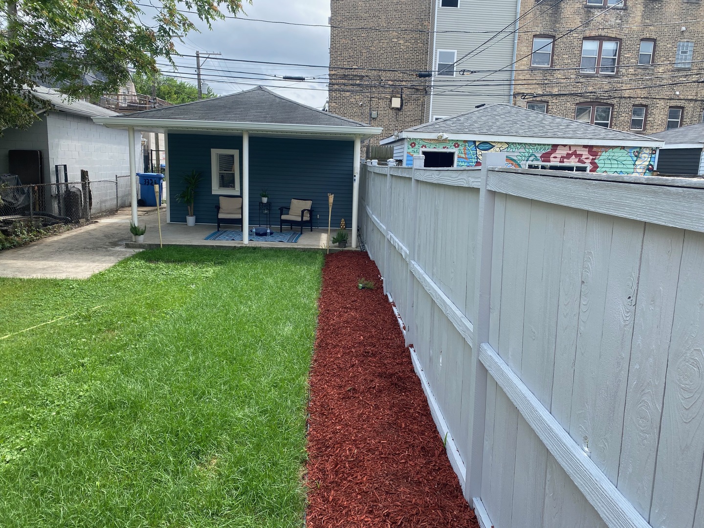 3321 W Dickens Avenue, Chicago, IL 60647