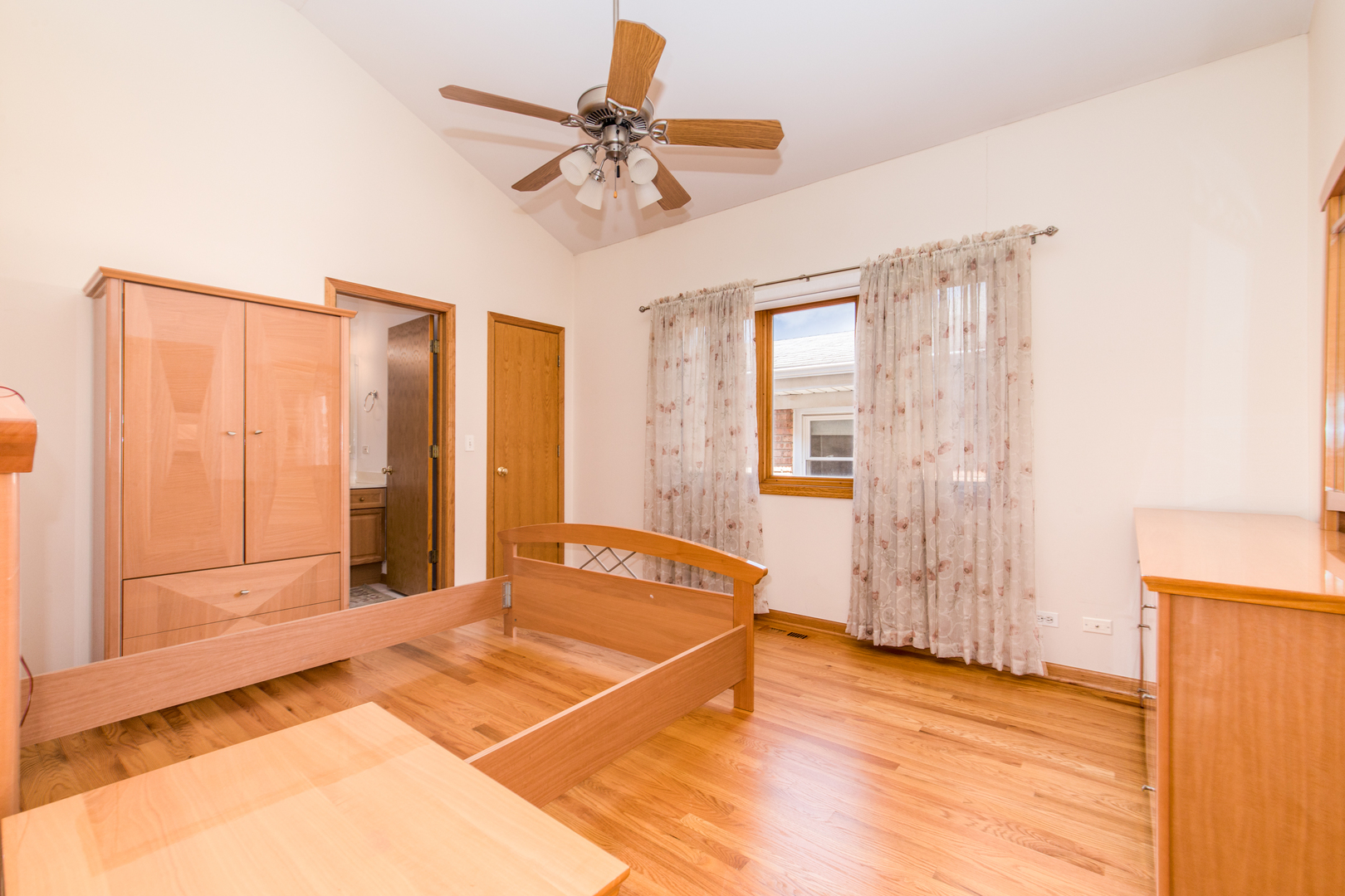 4042 N Overhill Avenue, Norridge, IL 60706