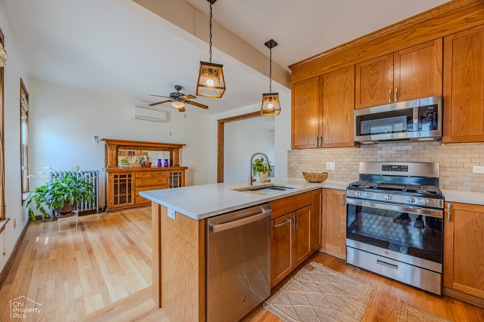2343 N Lawndale Avenue, Chicago, IL 60647