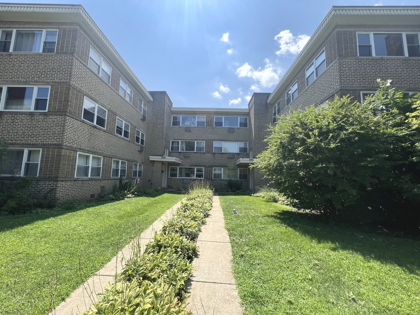 4643 Main Street #3C, Skokie, IL 60076