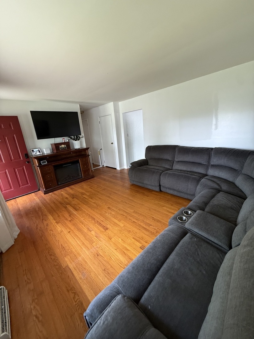 3033 189th Street, Lansing, IL 60438