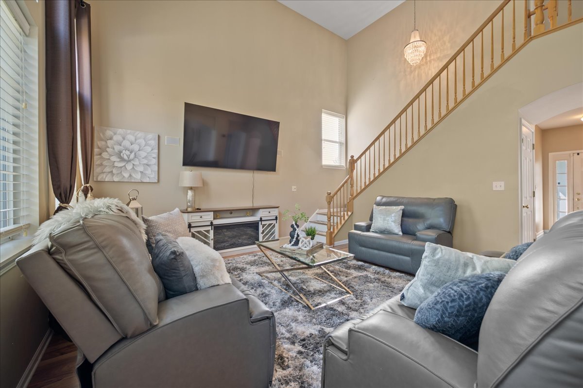 1722 Newport Lane, Montgomery, IL 60538
