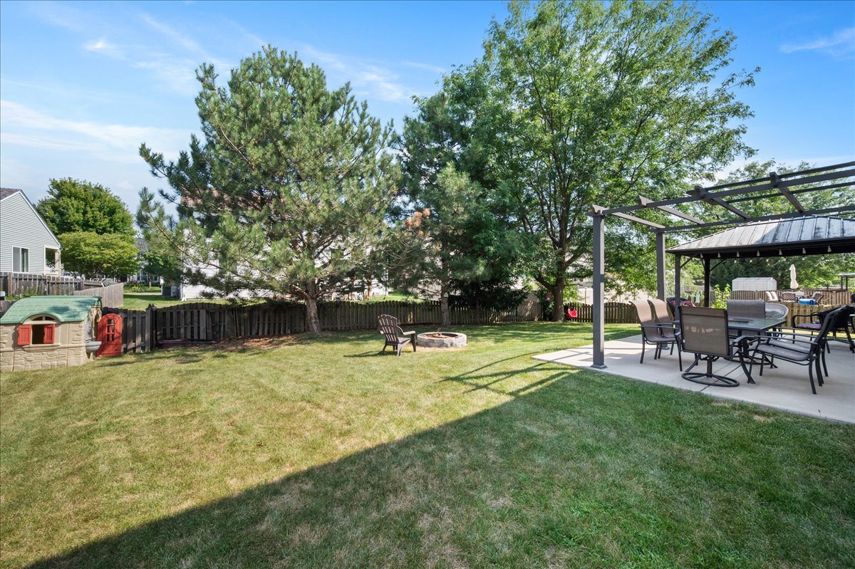 1722 Newport Lane, Montgomery, IL 60538
