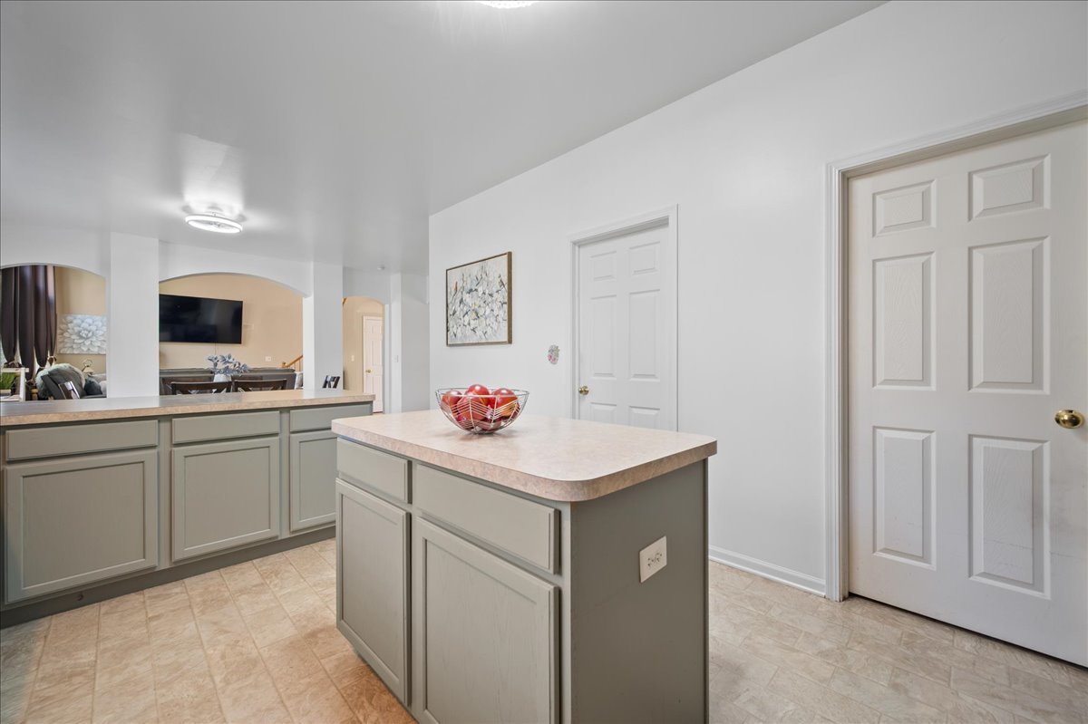 1722 Newport Lane, Montgomery, IL 60538