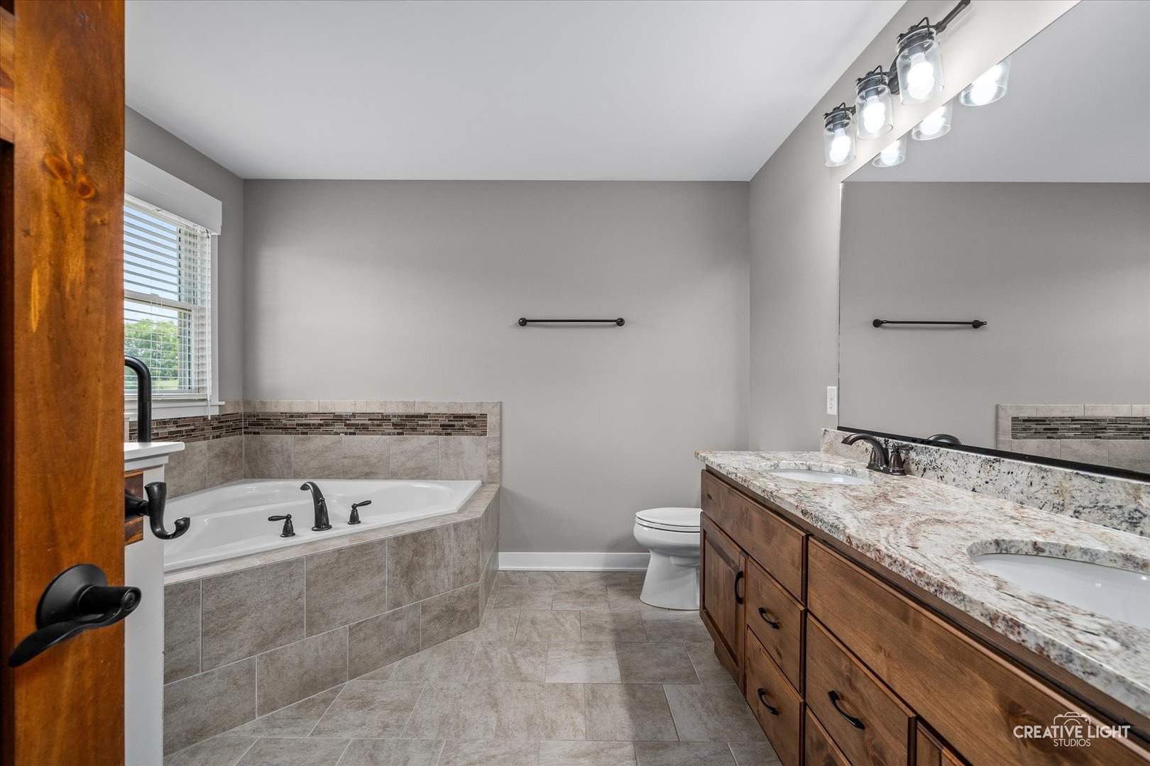 10887 Brandenburg Way, Yorkville, IL 60560