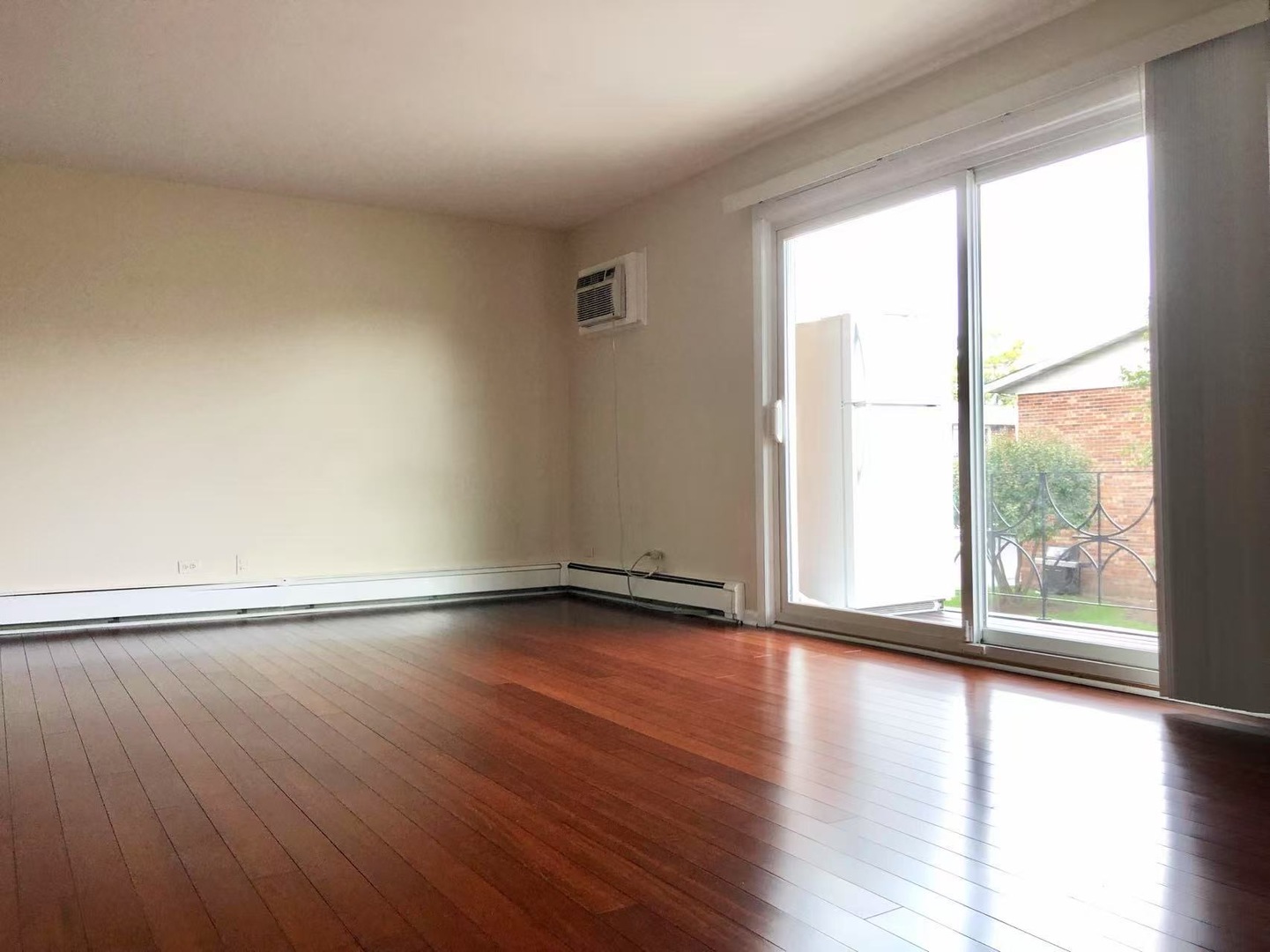 49 W 66th Street #2, Westmont, IL 60559