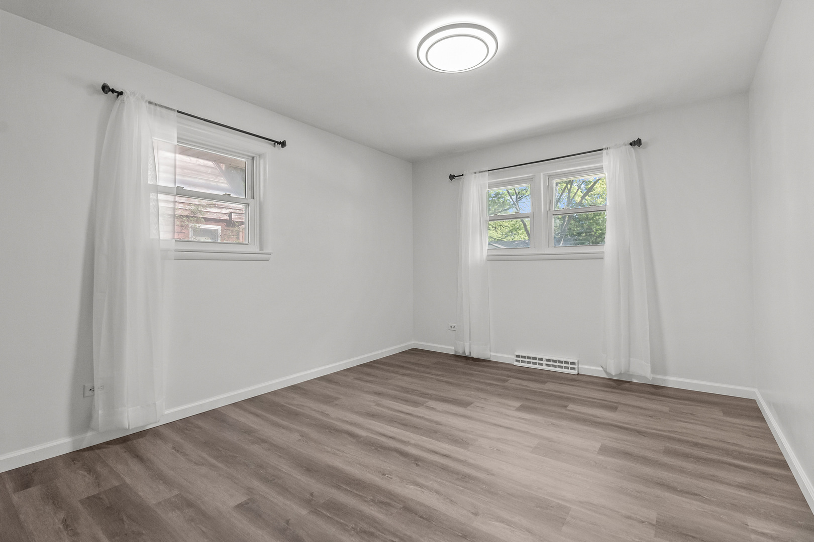 312 N Shaddle Avenue, Mundelein, IL 60060