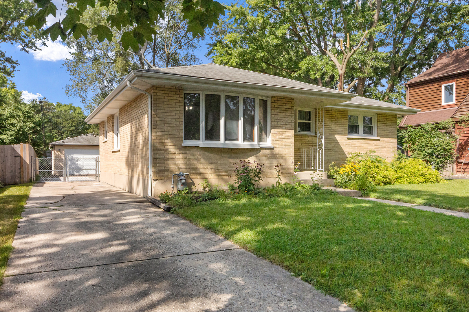 312 N Shaddle Avenue, Mundelein, IL 60060