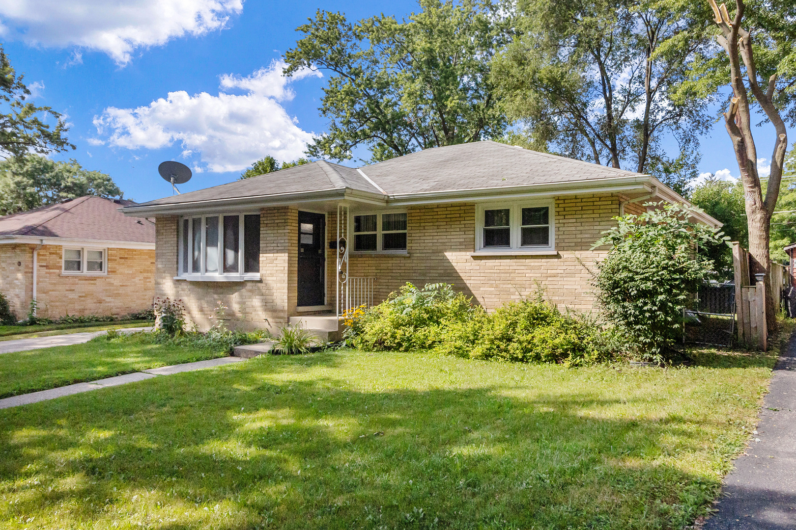 312 N Shaddle Avenue, Mundelein, IL 60060