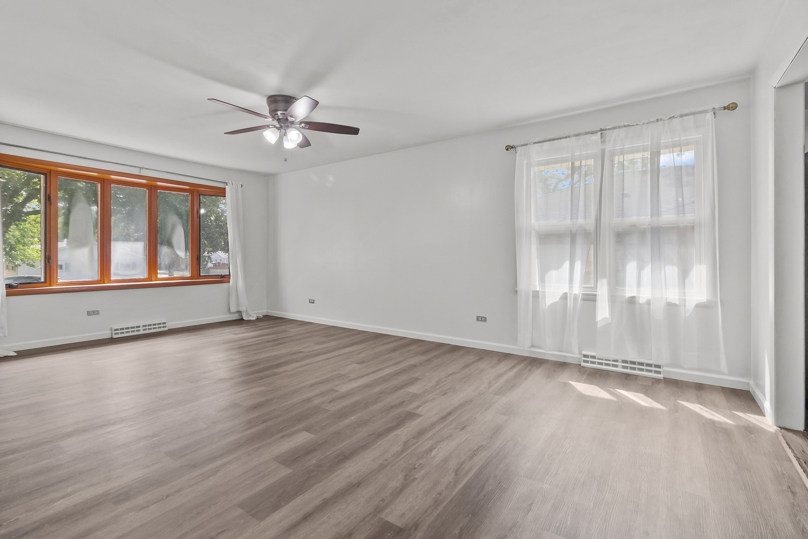 312 N Shaddle Avenue, Mundelein, IL 60060