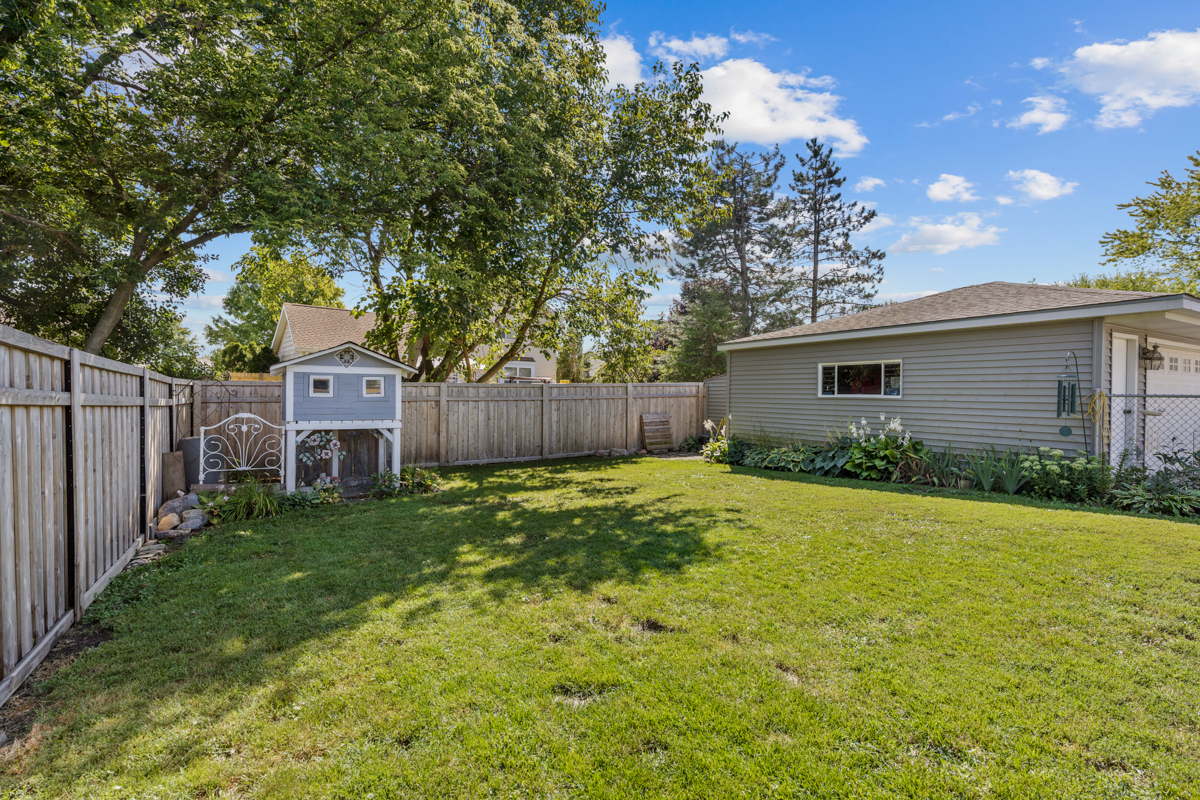 221 Hillandale Drive, Round Lake, IL 60073