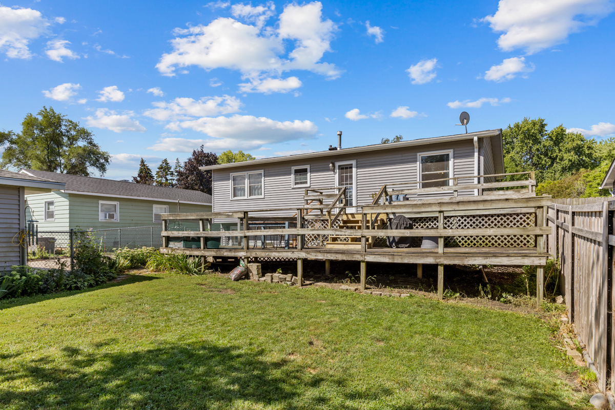 221 Hillandale Drive, Round Lake, IL 60073