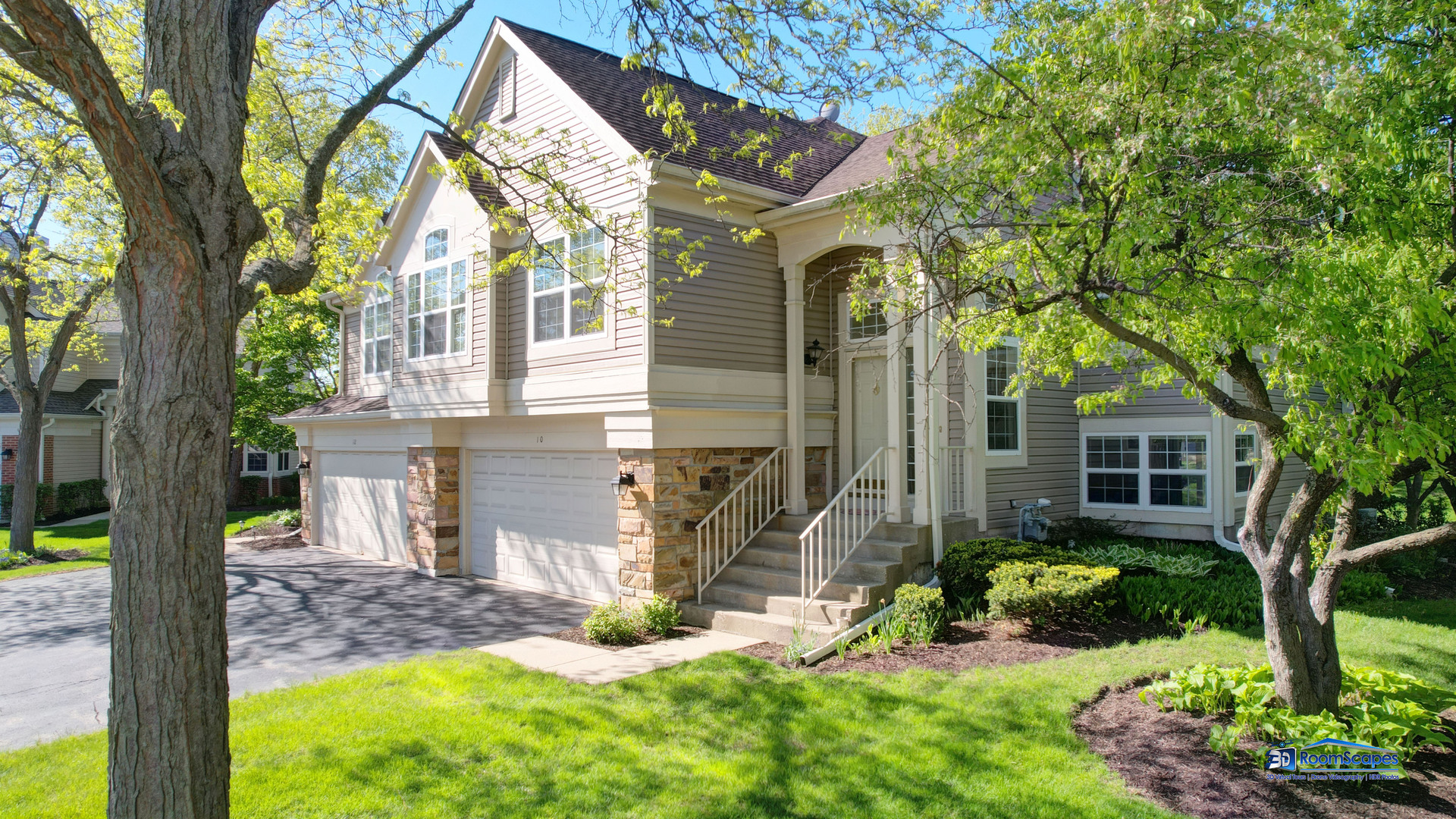 10 Meadow Court, Schaumburg, IL 60193