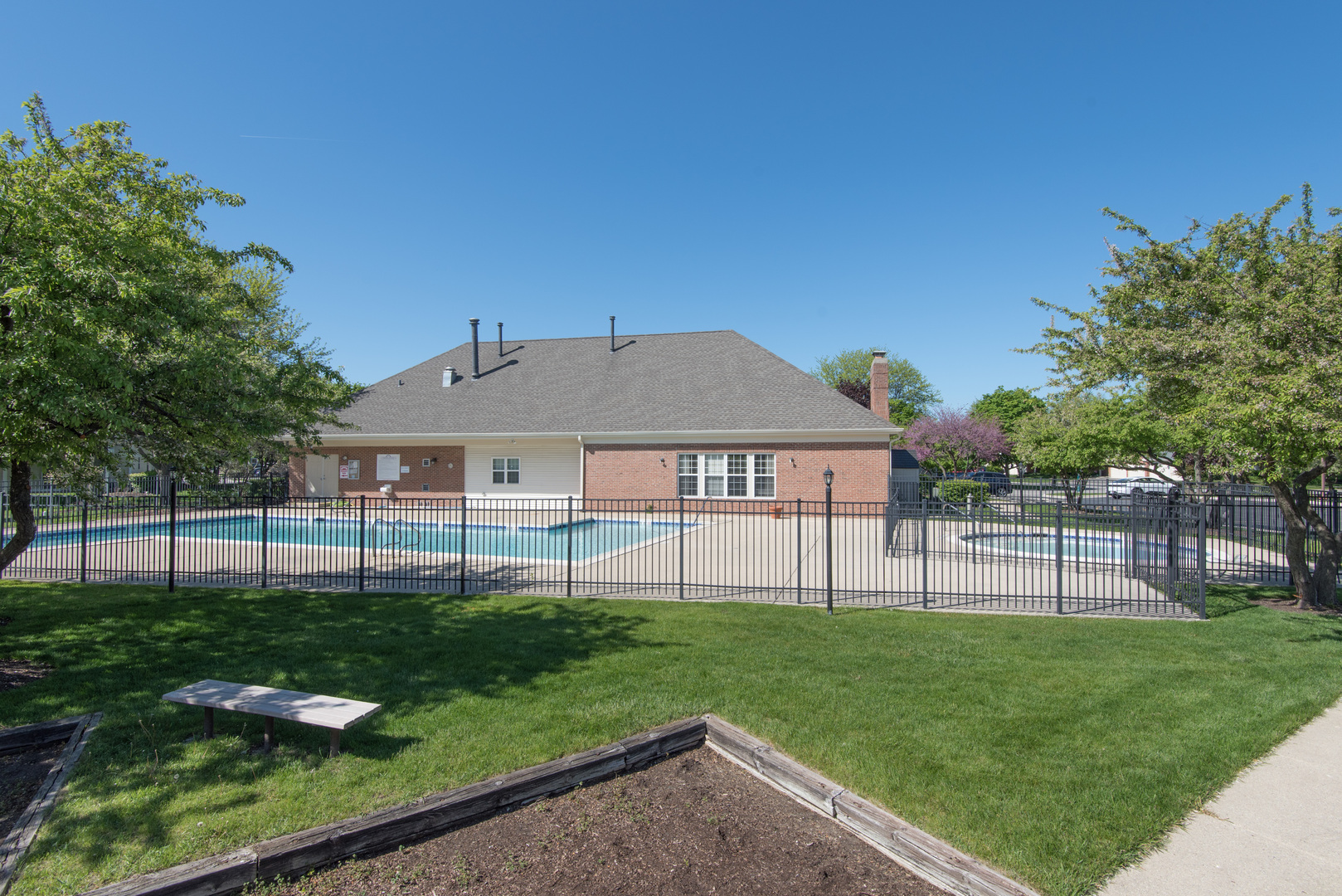 10 Meadow Court, Schaumburg, IL 60193