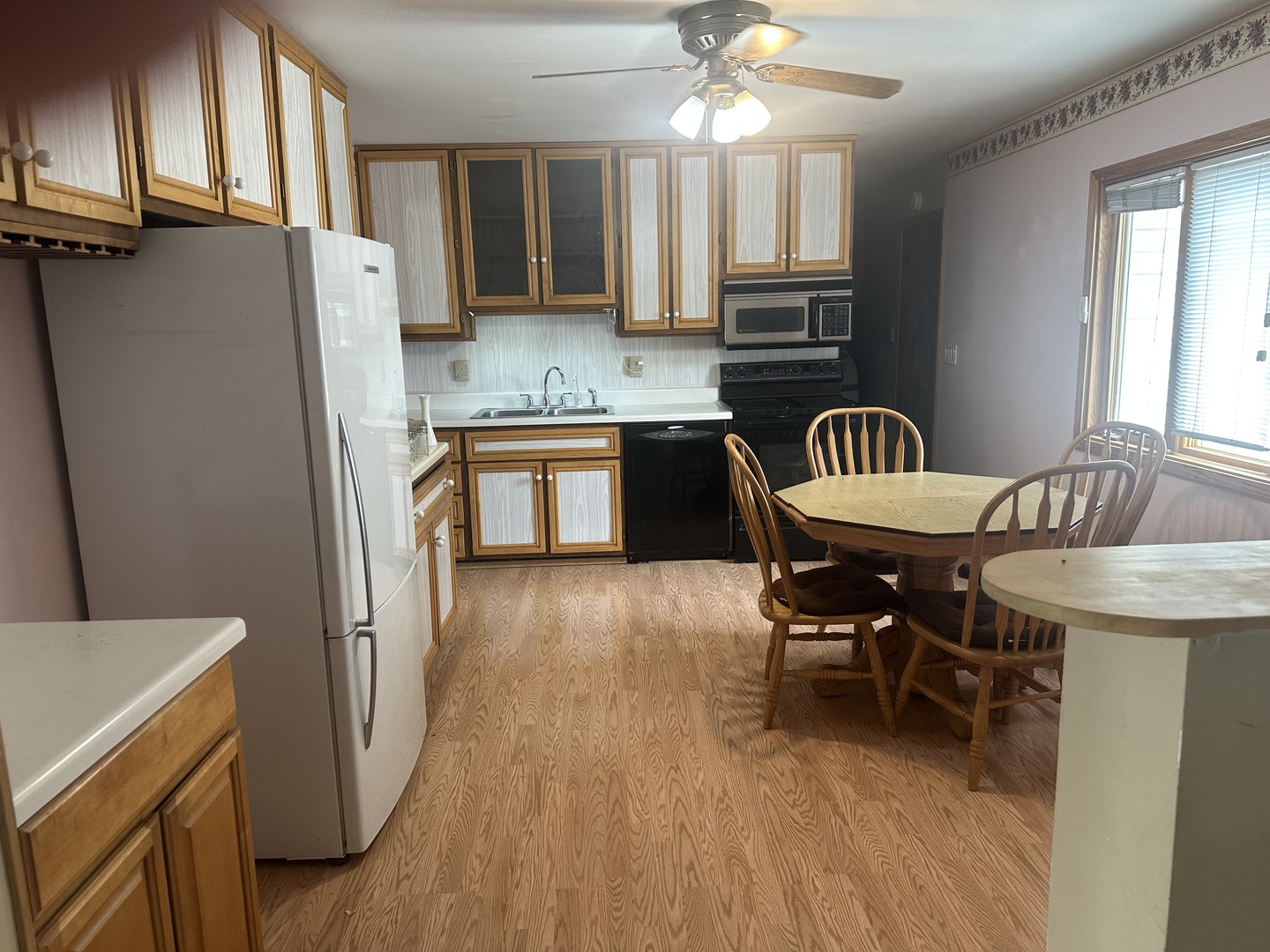 511 Frederick Avenue, Streamwood, IL 60107