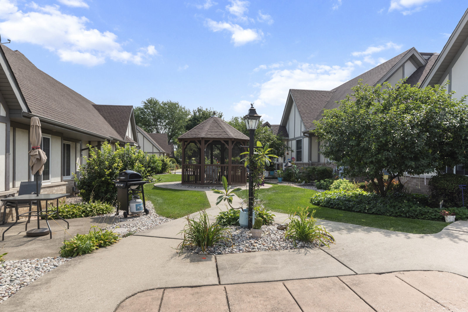 1891 Willow Circle Drive, Crest Hill, IL 60403