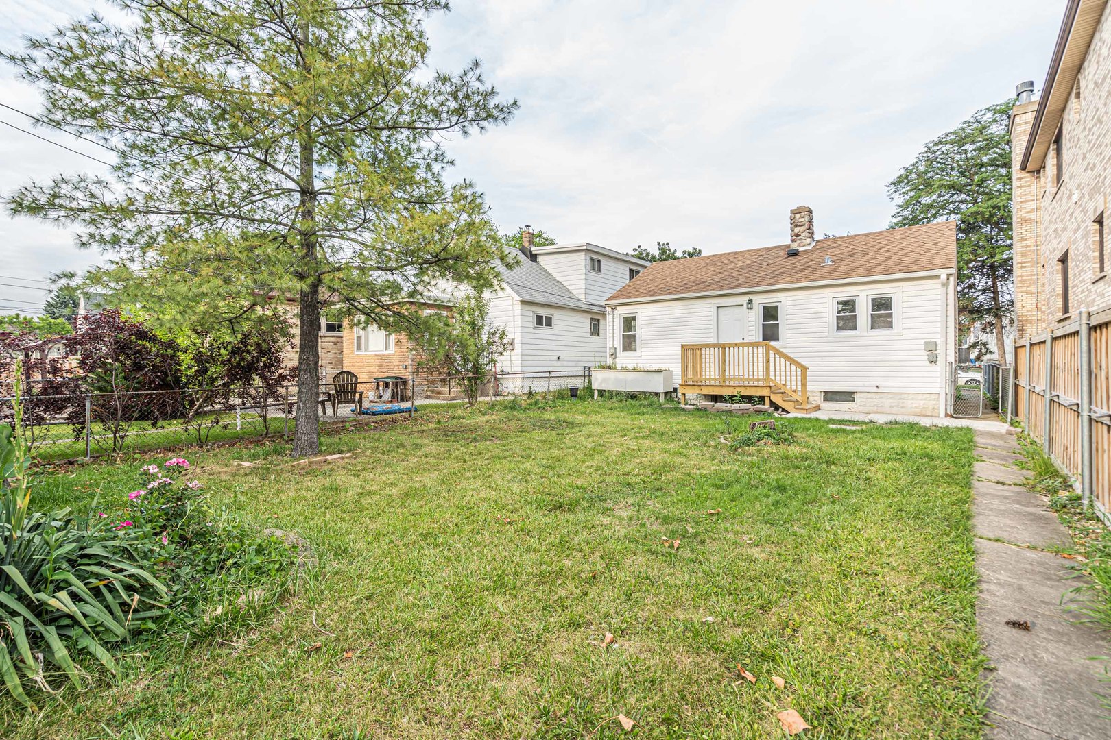 3304 N Ozanam Avenue, Chicago, IL 60634