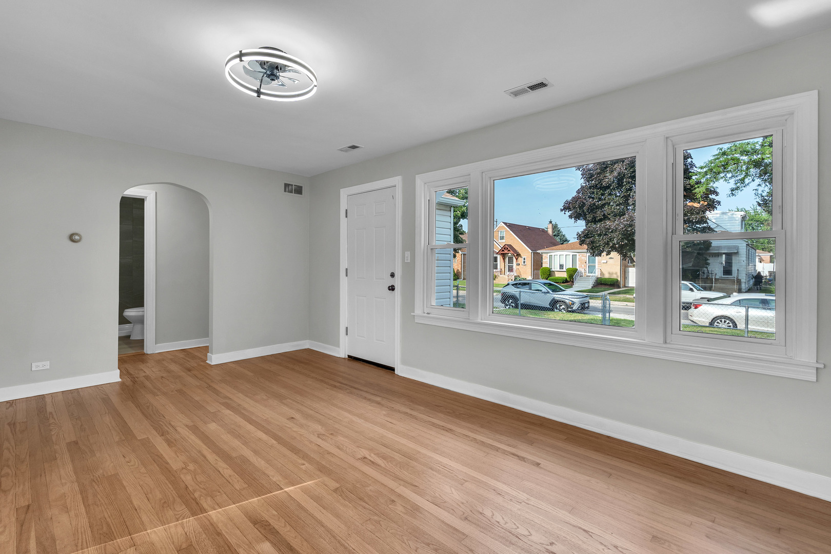 3304 N Ozanam Avenue, Chicago, IL 60634
