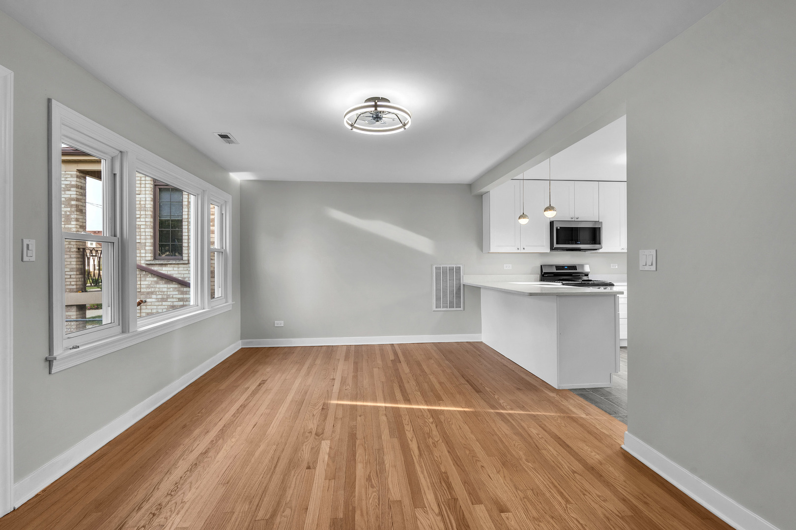 3304 N Ozanam Avenue, Chicago, IL 60634