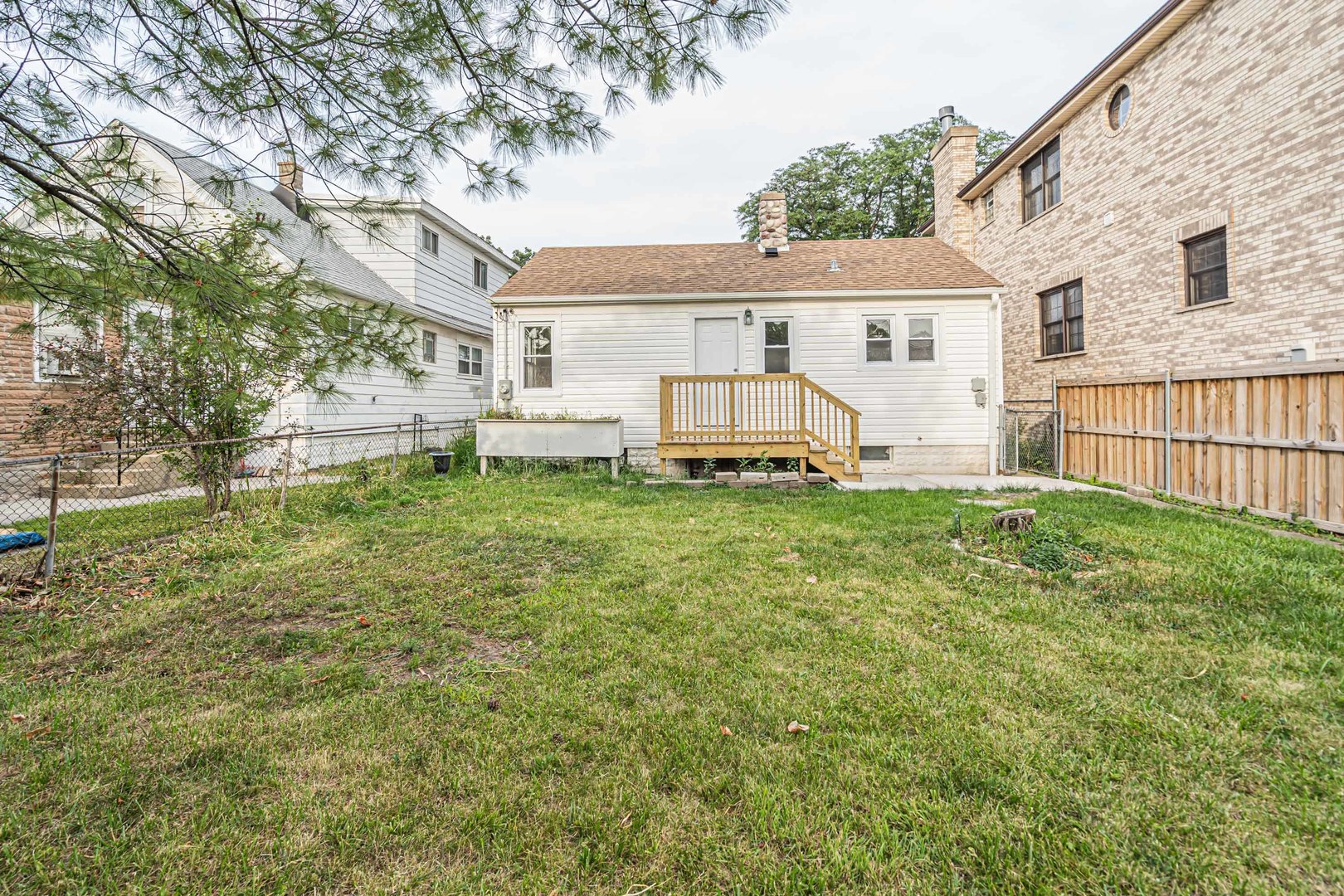 3304 N Ozanam Avenue, Chicago, IL 60634