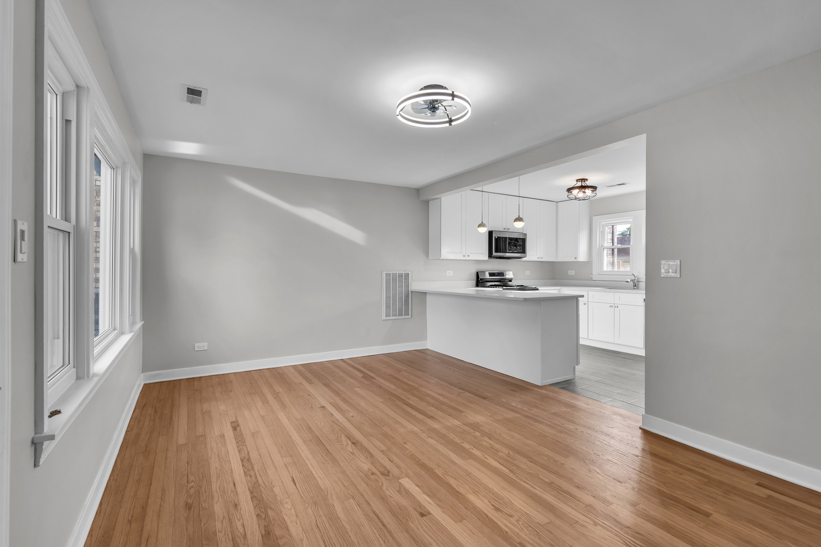3304 N Ozanam Avenue, Chicago, IL 60634