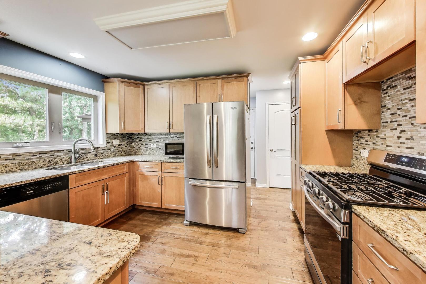 21191 Lisa Lane, Steger, IL 60475