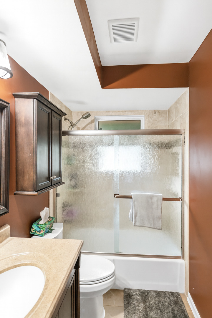 800 Cedar Lane, Bartlett, IL 60103