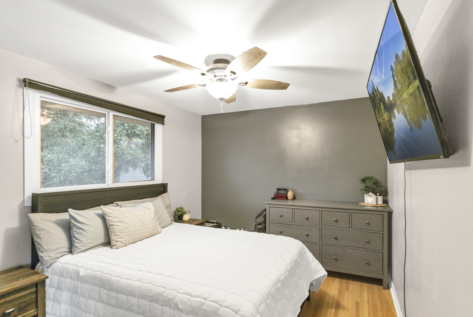 800 Cedar Lane, Bartlett, IL 60103