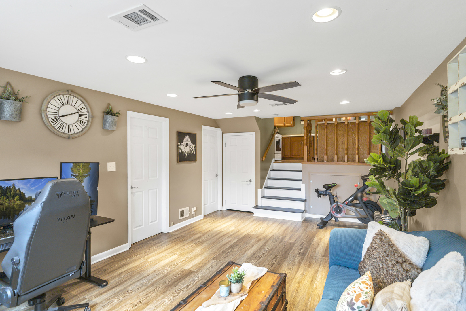 800 Cedar Lane, Bartlett, IL 60103