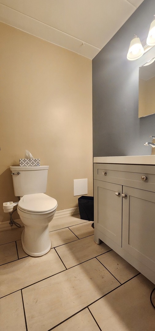 8704 Mobile Avenue #A, Oak Lawn, IL 60453