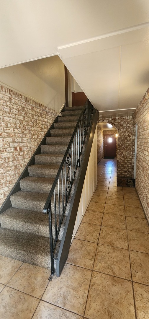 8704 Mobile Avenue #A, Oak Lawn, IL 60453