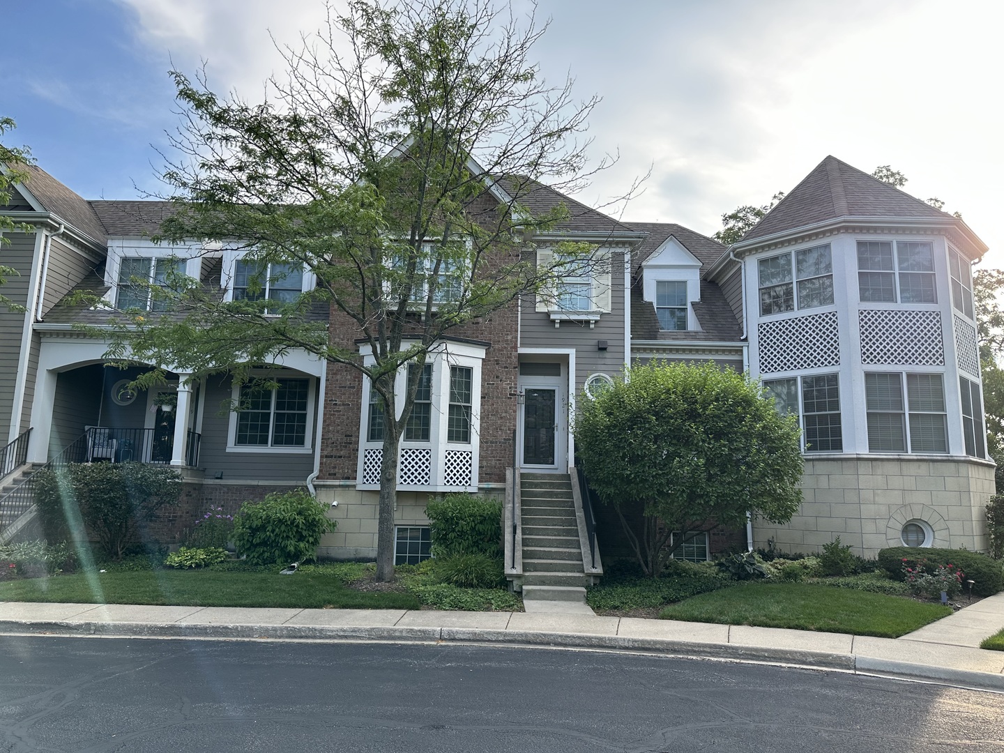 1921 Lynn Circle, Libertyville, IL 60048