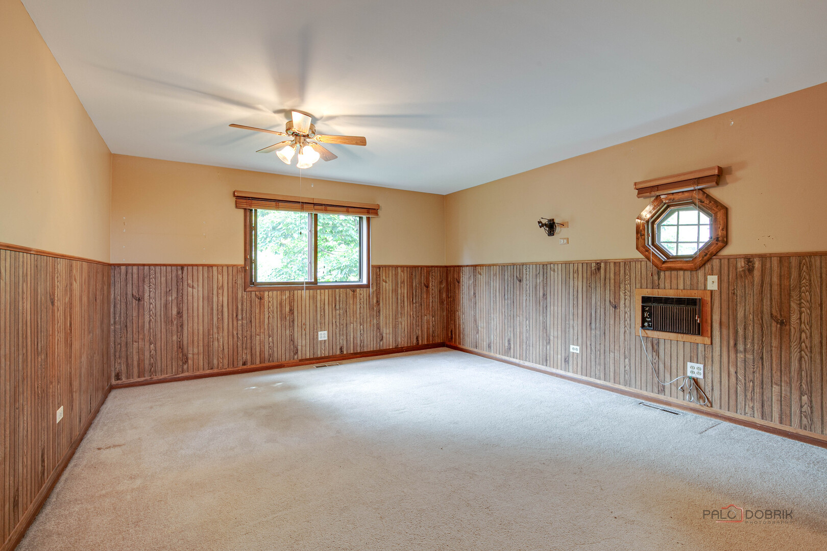 389 Pine Grove Avenue, Gurnee, IL 60031
