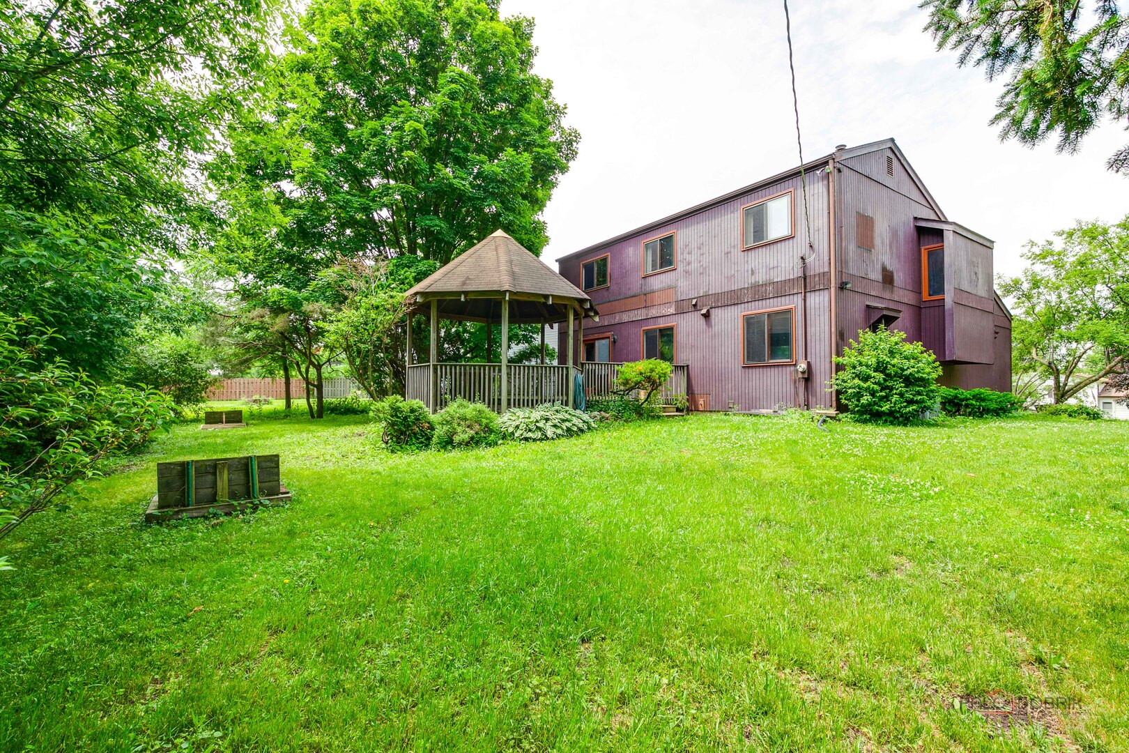 389 Pine Grove Avenue, Gurnee, IL 60031